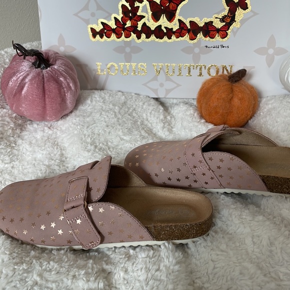 Cat and Jack Girl Mules - Picture 5 of 8